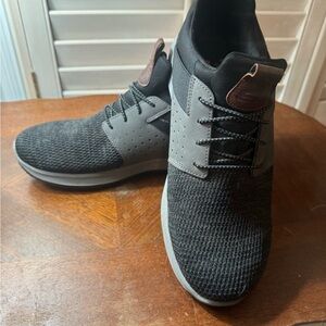 Skechers Men's Black and Gray Knit Sneakers